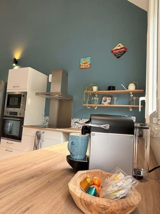 Duplex Parapluies De Cherbourg Netflix Parking Εξωτερικό φωτογραφία